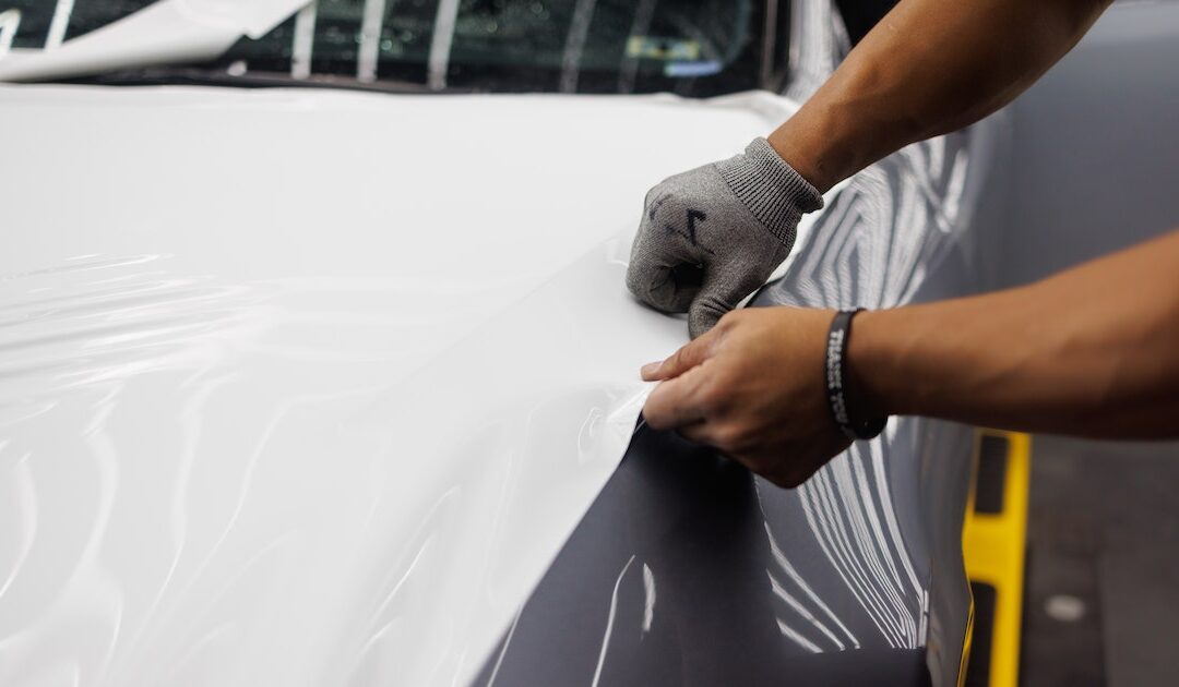 Black and White Vinyl Truck Wraps: How They Impact Perception
